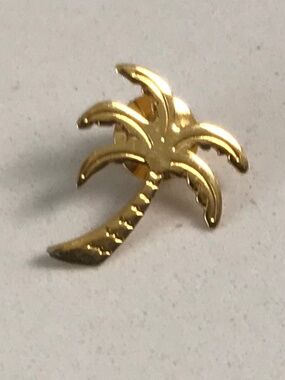 Gold Tone Palm Tree Lapel Tie Hat Pin Brooch